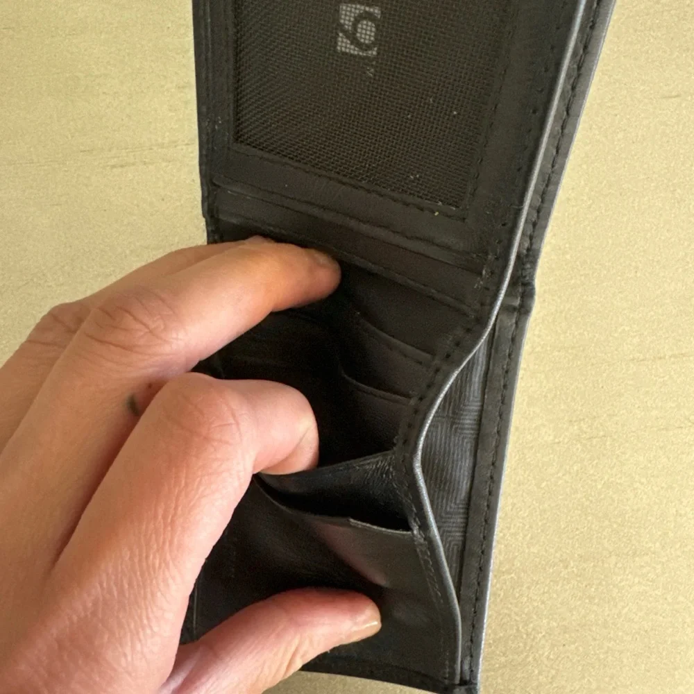 Apt. 9 Men's Black Genuine Leather Bifold Wallet - Slim Classic Design